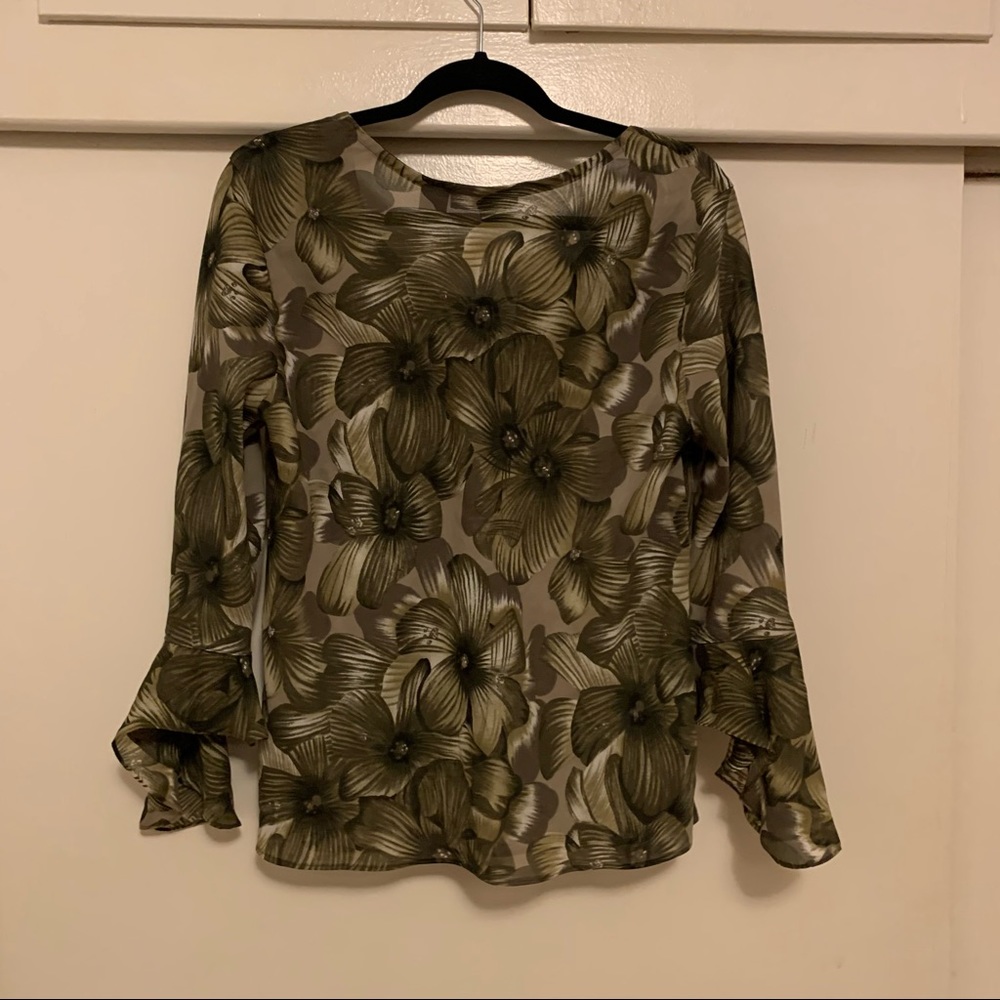 Green floral bell sleeve top - Picture 2 of 3
